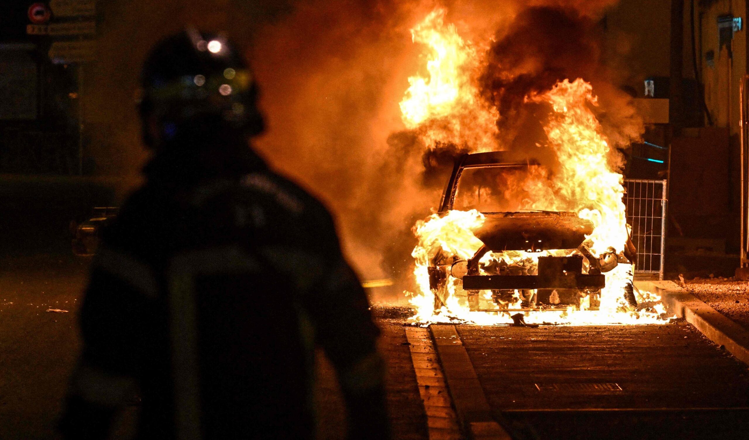 La famiglia di Nahel denuncia il promotore della colletta in favore del poliziotto che ha ucciso il ragazzo