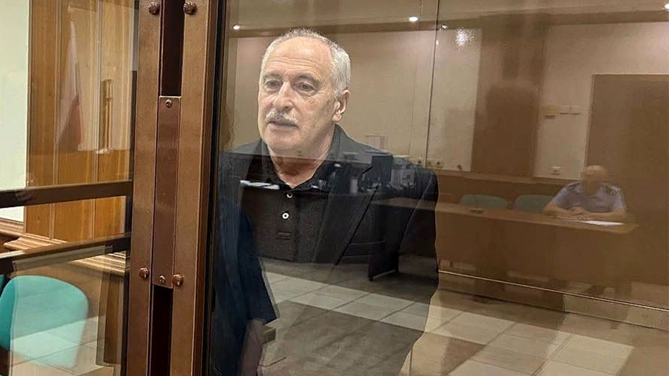 A Mosca, la repressione non si ferma: 12 anni di carcere a un fisico accusato di tradimento