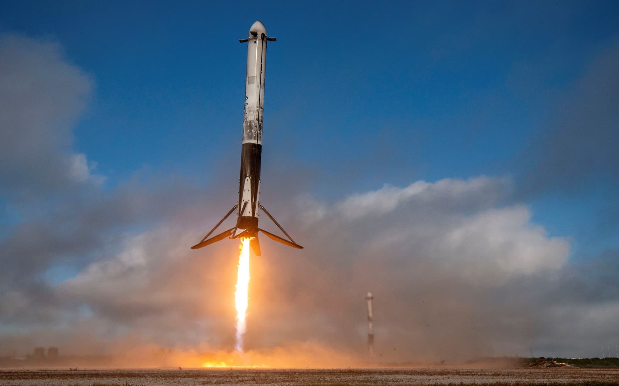 SpaceX: 200 atterraggi di successo, record di voli e recupero dei razzi Falcon