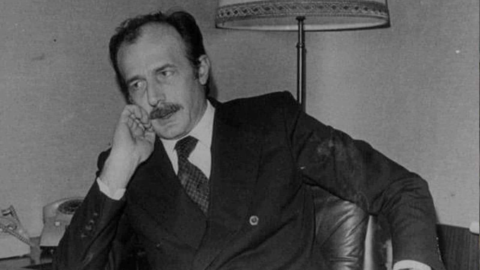 Giorgio Ambrosoli, l'eroe borghese che sfidò la mafia e il potere finanziario Giorgio Ambrosoli, l'eroe borghese che sfidò la mafia e il potere finanziario
