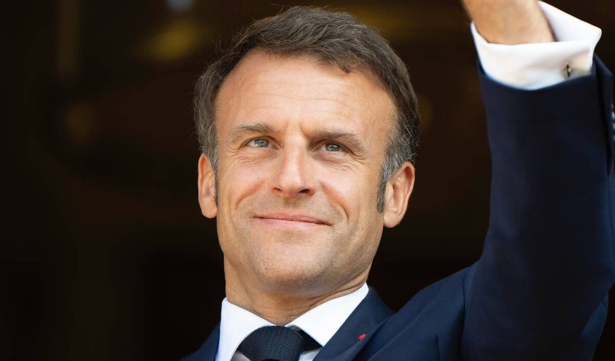 Parigi 2024, Macron: "Non potrà esserci la bandiera russa ma sugli atleti a titolo individuale..."