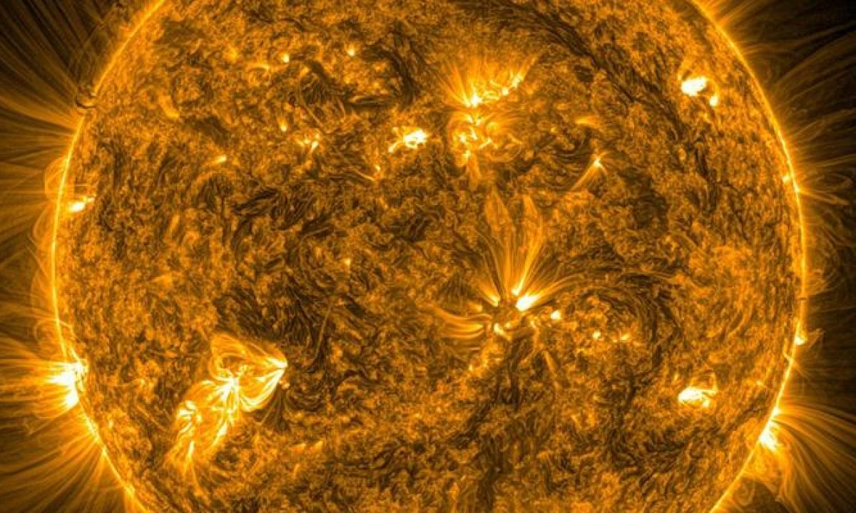 Onde magnetiche veloci rivelano il mistero della corona solare
