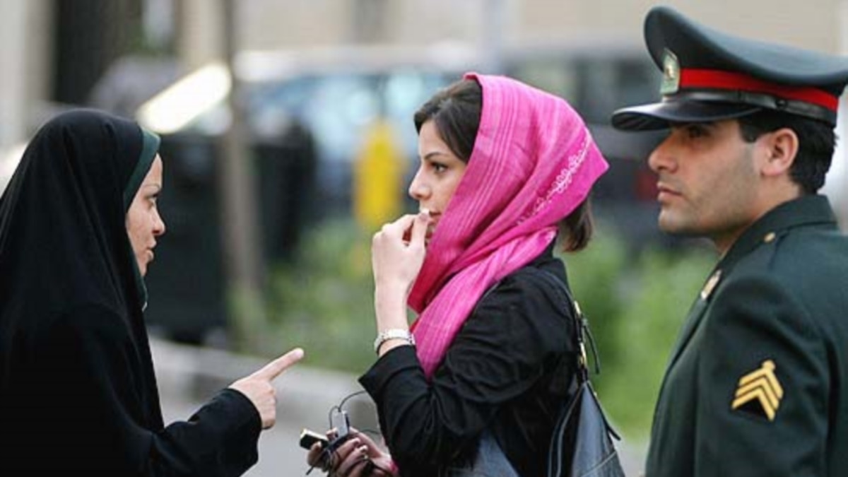 Iran, non solo velo: le mille forme di oppressione delle donne