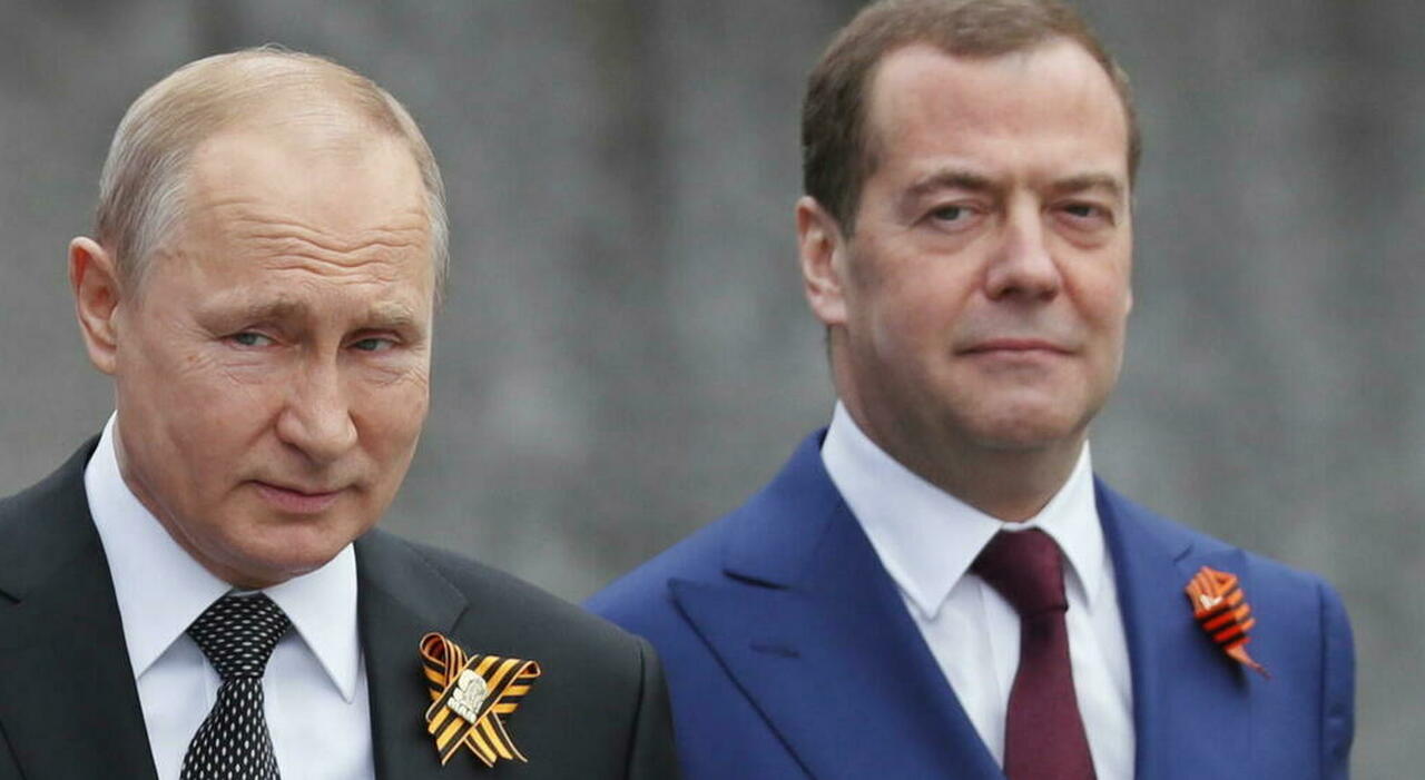 Medvedev: "La Russia sta combattendo una guerra nel cyberspazio"