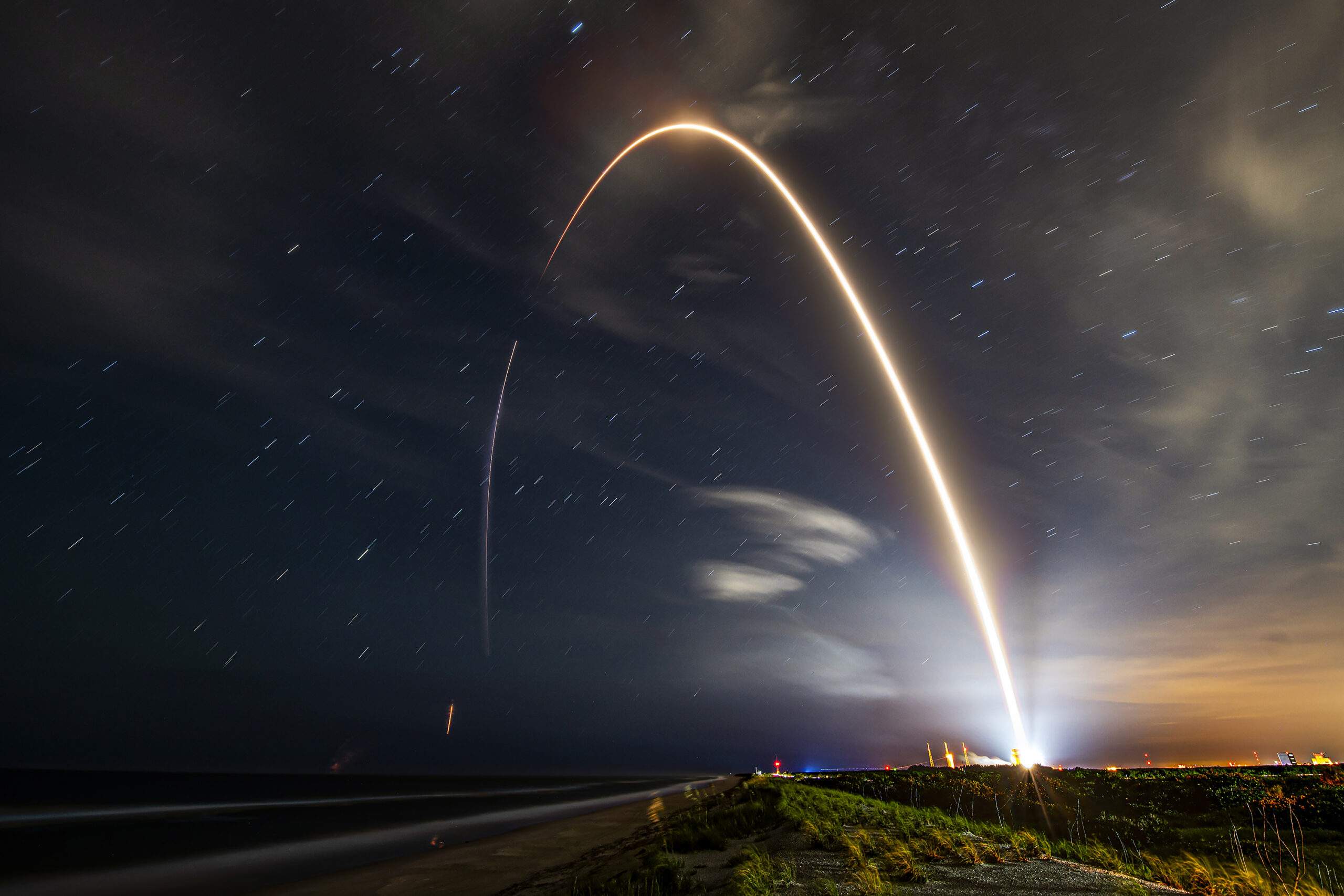 SpaceX lancia i satelliti Starlink V1.5 e si prepara per la navicella Starship