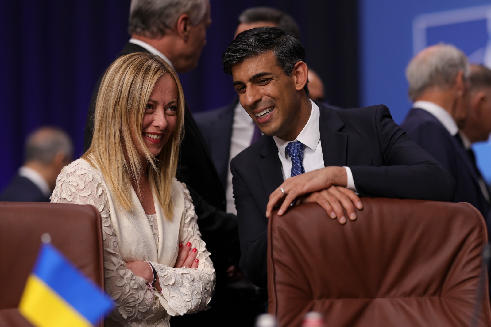 Sunak si scusa per la catastrofica sconfitta dei Conservatori e si dimette da leader del partito