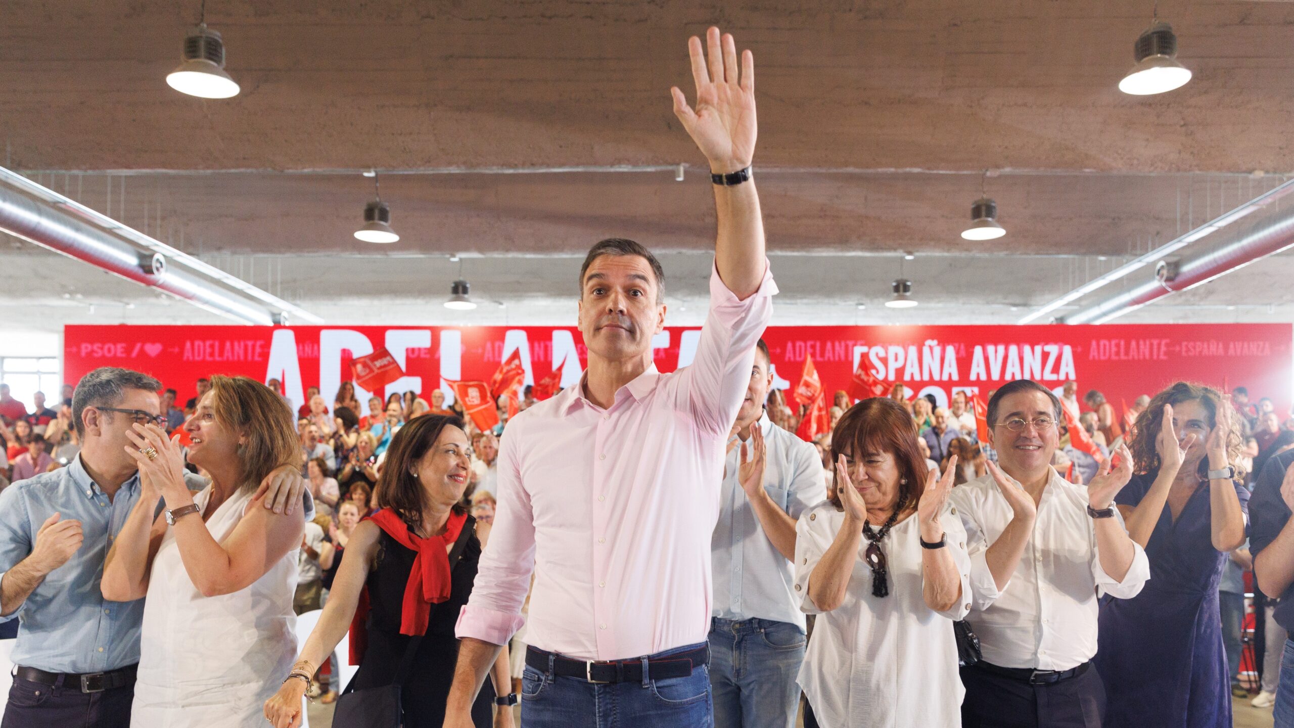 I socialisti esultano per la mancata vittoria della destra: "No pasaran"