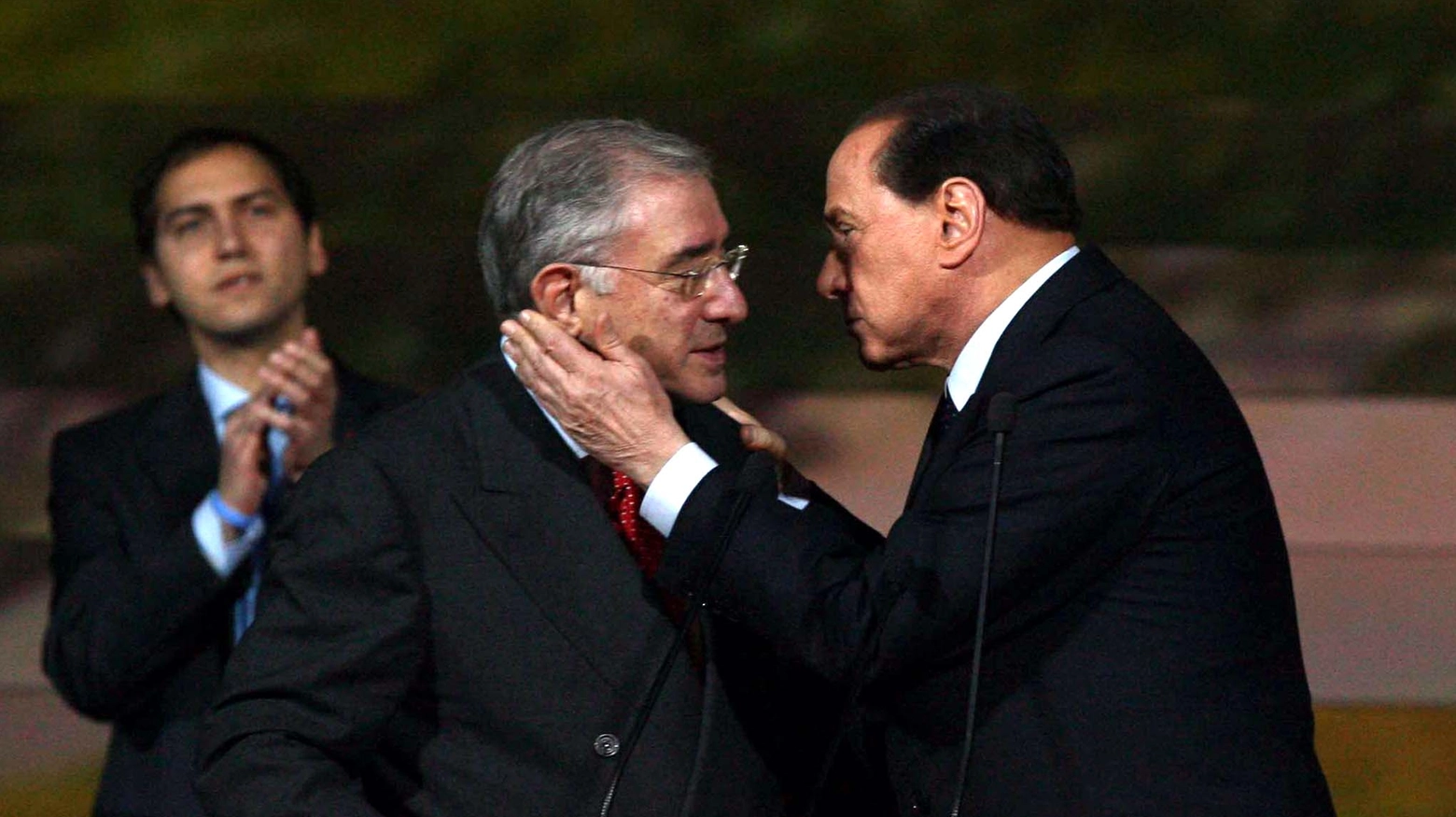 Famedio, Berlusconi iscritto tra i milanesi illustri. Dell'Utri: "Anche Cavour e Mazzini furono criticati..."