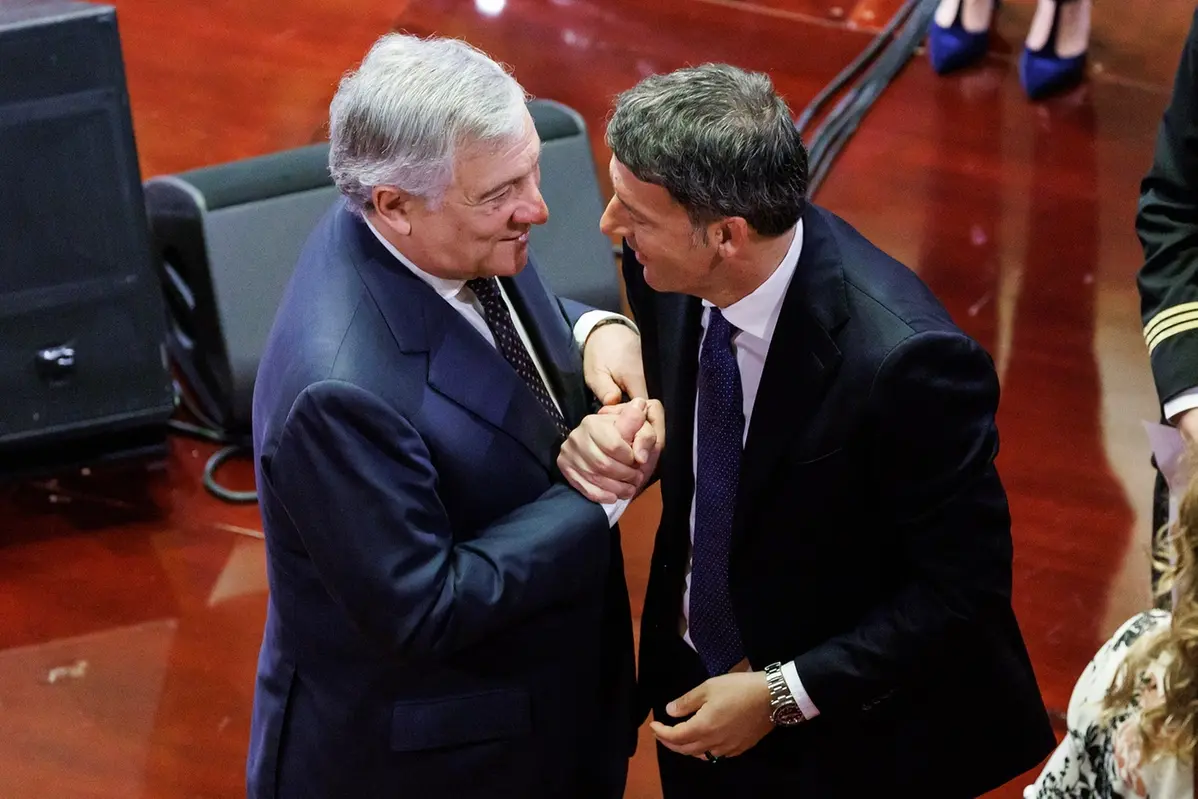 Tajani fa concorrenza a Renzi e lancia la caccia al voto dei democristiani che appoggiavano il Pd