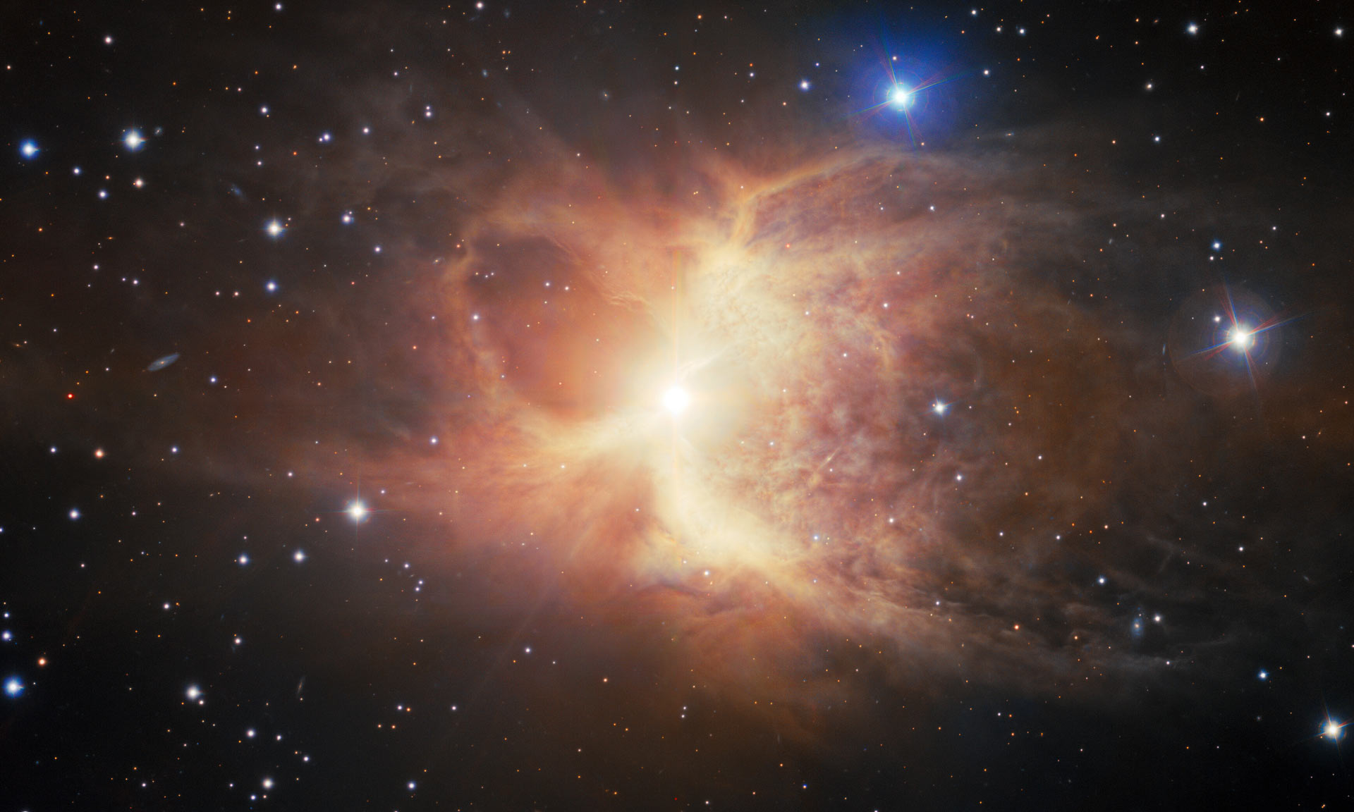 Nebulosa Ic 2220:  sorprendente somiglianza con un antico vaso di ceramica