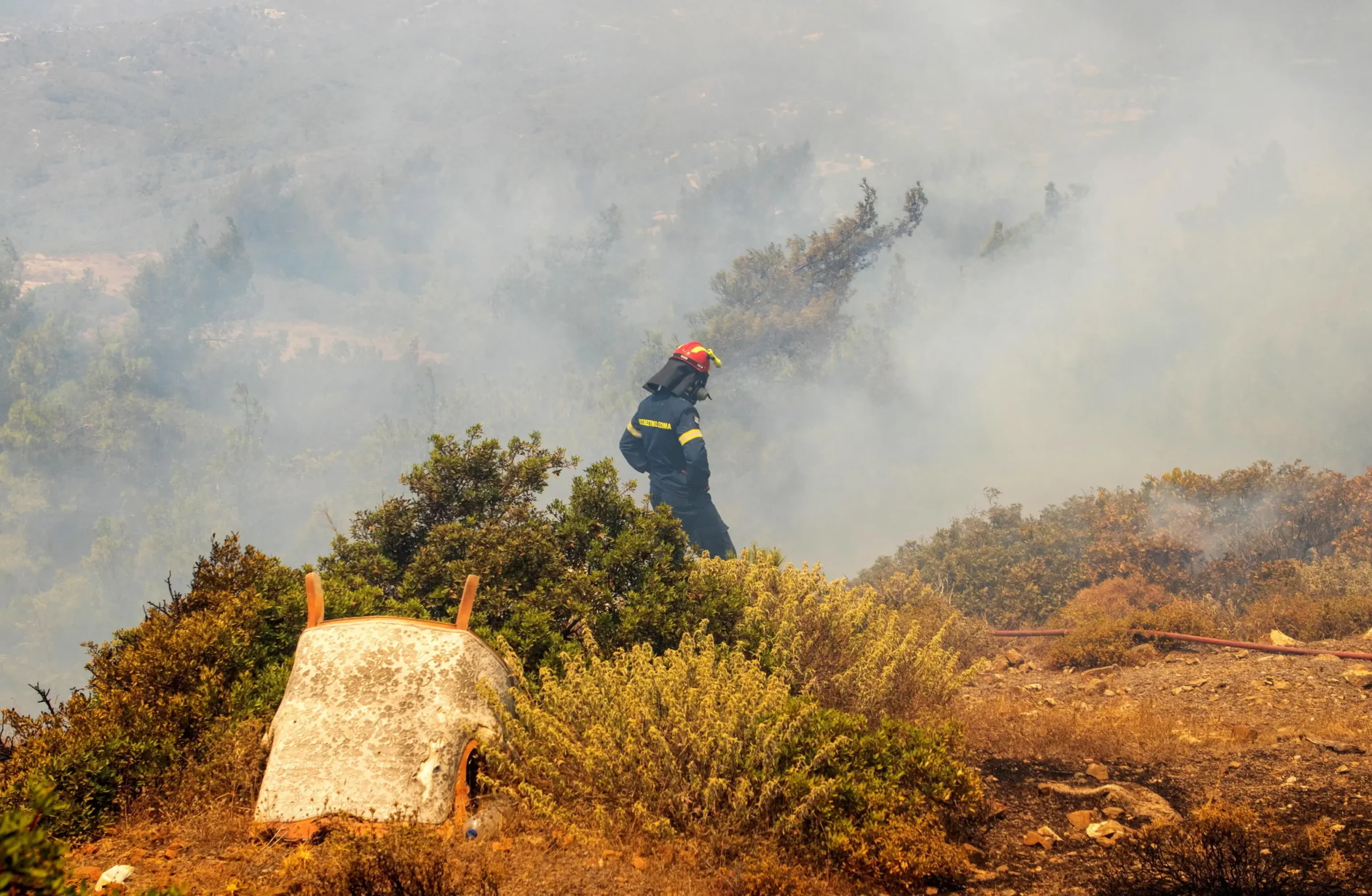 Grecia, canadair si schianta al suolo: era in missione per spegnere un incendio
