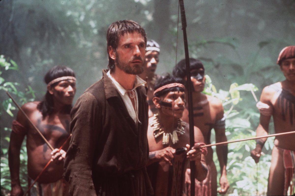 “Mission”, su Rete 4 il film con Jeremy Irons: ecco la trama del grande film