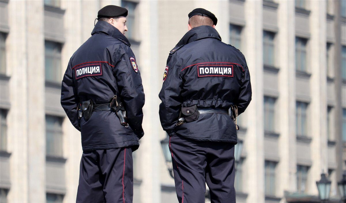 Russia, due bambini convocati dalla polizia  per testimoniare contro la madre 'no war'