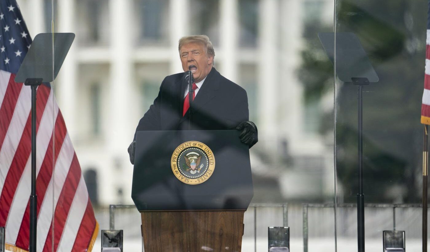 Trump incriminato per i tentativi di sovvertire il voto presidenziale e l'assalto a Capitol Hill Trump incriminato per i tentativi di sovvertire il voto presidenziale e l'assalto a Capitol Hill