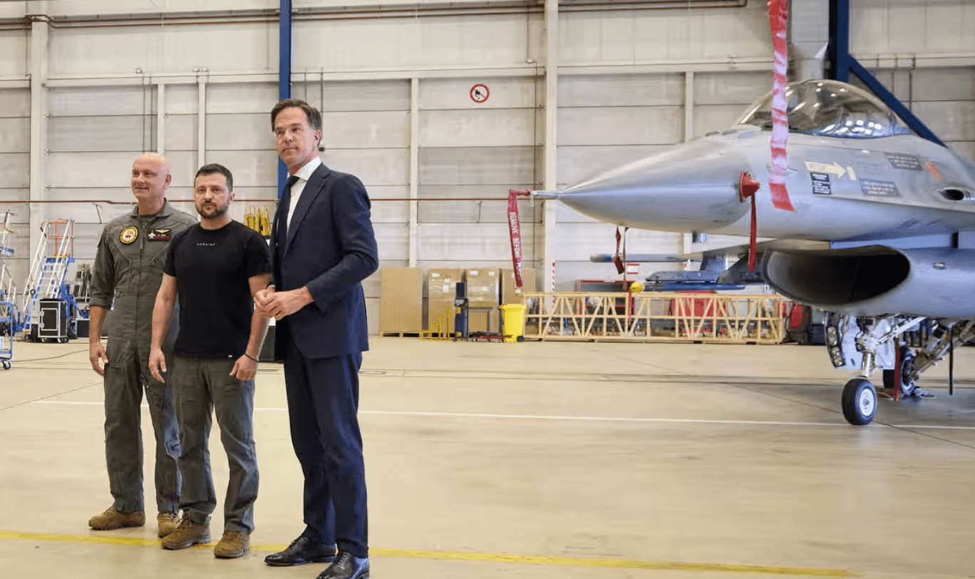 Paesi Bassi e Danimarca forniranno aerei da combattimento F-16 all'Ucraina