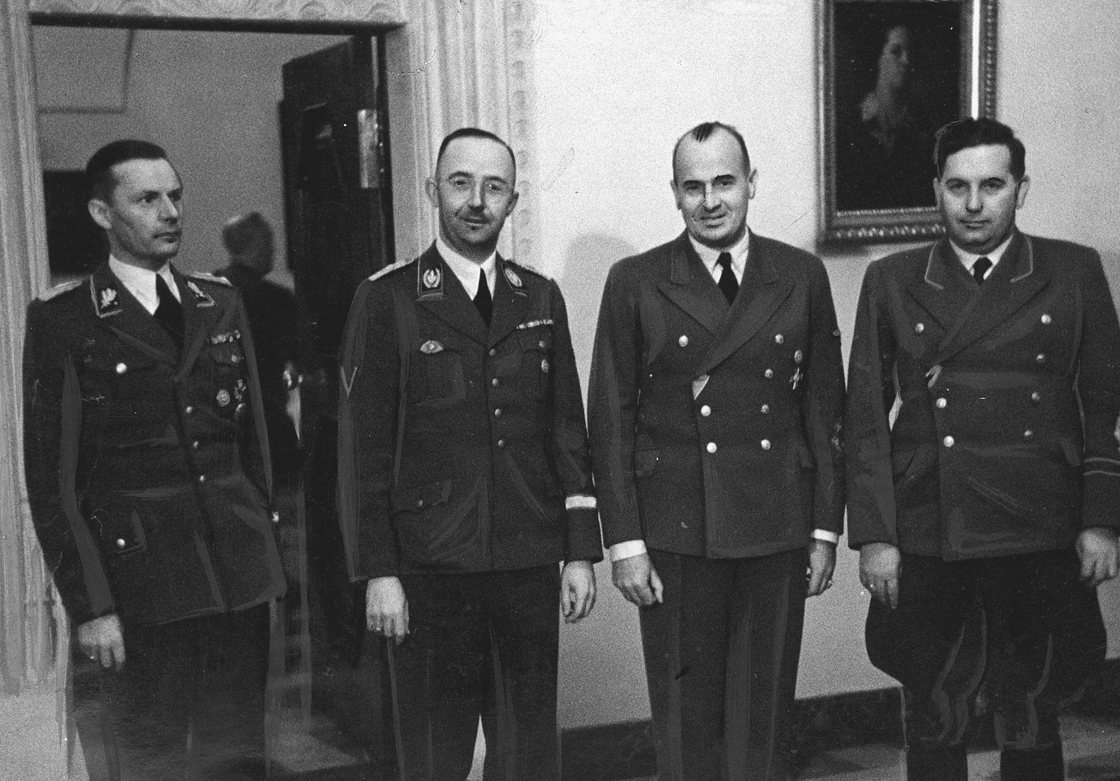 Porrajmos, quando Himmler (morto il 23 maggio di 79 anni fa) ordinò lo sterminio degli zingari