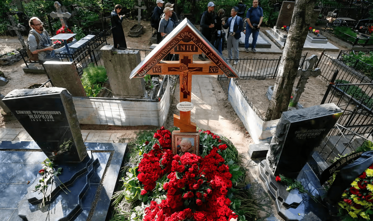 Prigozhin: pellegrinaggio sulla tomba del padrone della Wagner