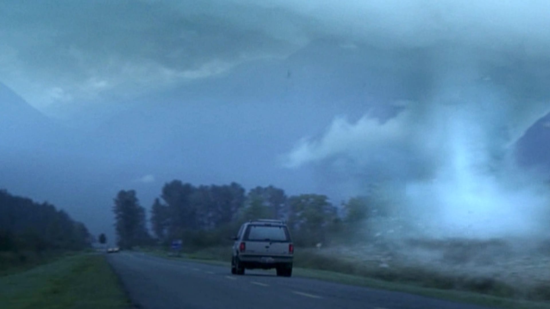 ice-twisters “Ice Twisters - Tempesta di ghiaccio”, alle 21.30 su Tv8: ecco la trama del film con Mark Moses