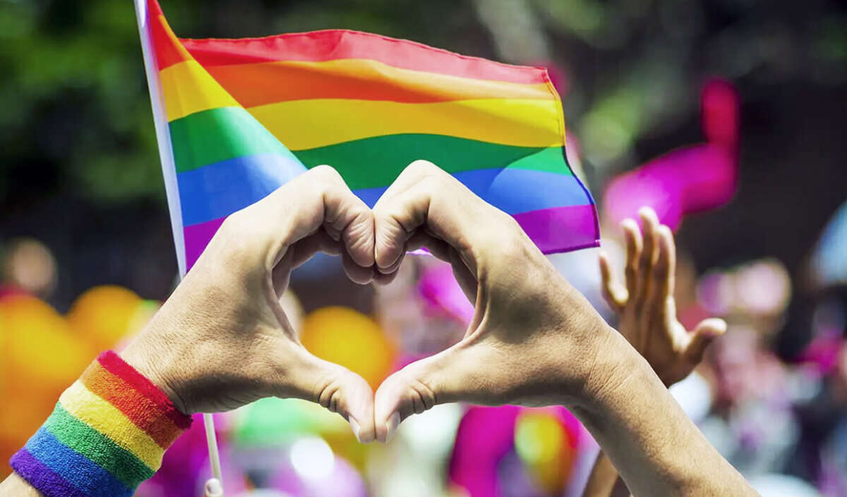 La marea arcobaleno travolge l’Italia: la più grande risposta al Governo Meloni è la Generazione Pride