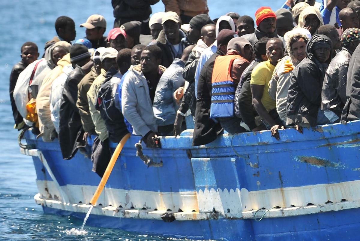 Strage di migranti: Meloni e Piantedosi, questo è il "modello tunisino"