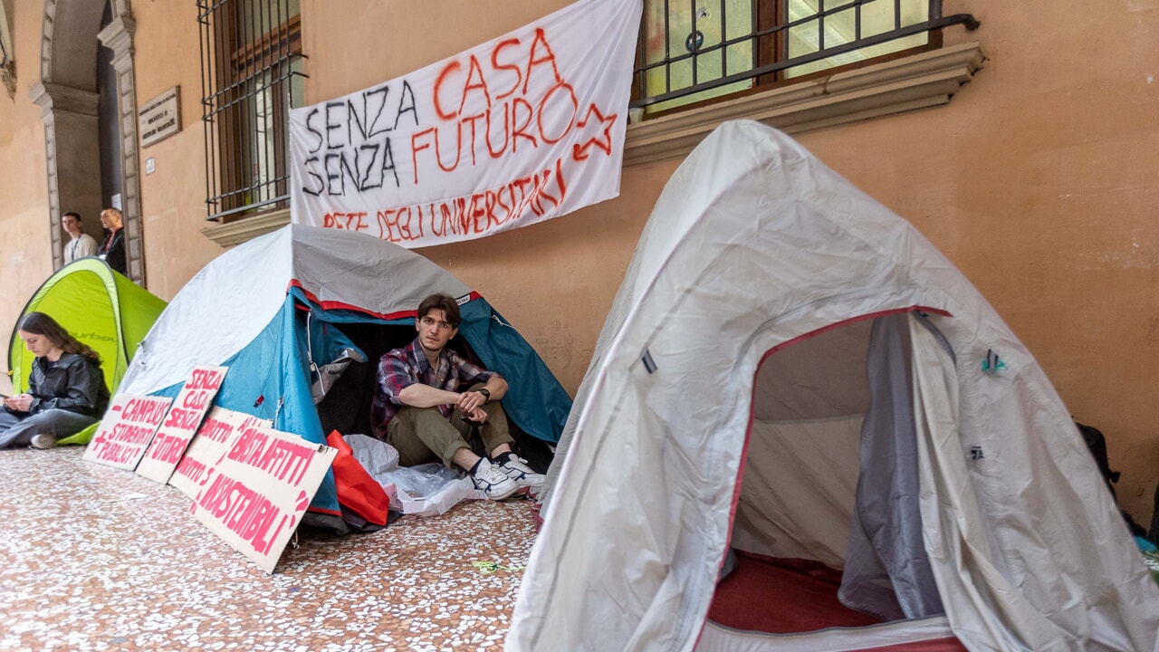 Affitti universitari, Milano ancora la città più cara, boom di prezzi a Bari ma a Siena leggera diminuzione