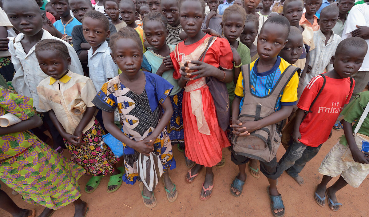 Inferno Sudan, due milioni di bambini costretti alla fuga: nessuno ne parla