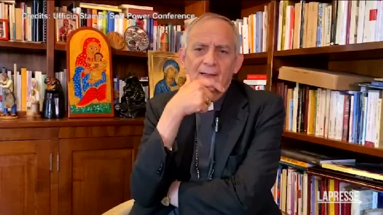 Zuppi dopo gli attacchi di Kiev al Papa: "Non mettono a rischio la nostra missione"