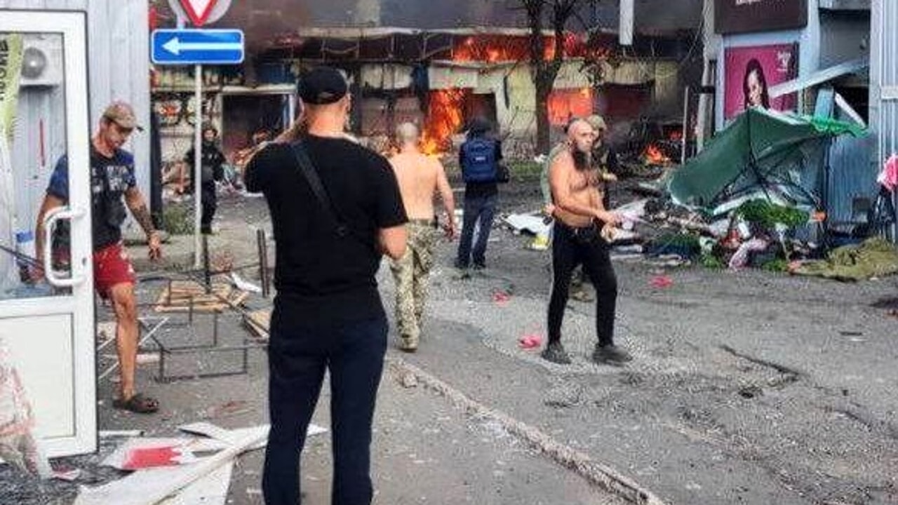 Raid russo al mercato di Kostyantynivka, 16 morti: la condanna di Zelensky