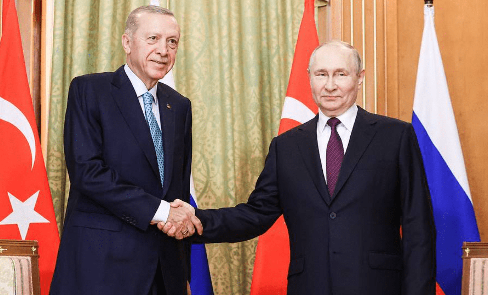 Putin-Erdogan, oltre il "patto del grano": il Sultano ruba la scena allo Zar
