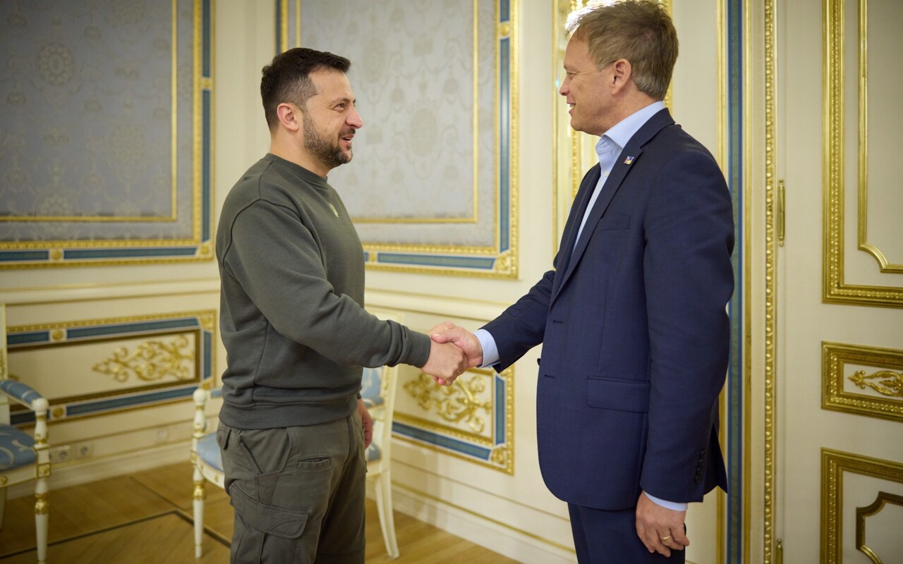 Il ministro della Difesa di Londra Shapps visita Kiev a sorpresa ed esalta gli attacchi ucraini nel Mar Nero