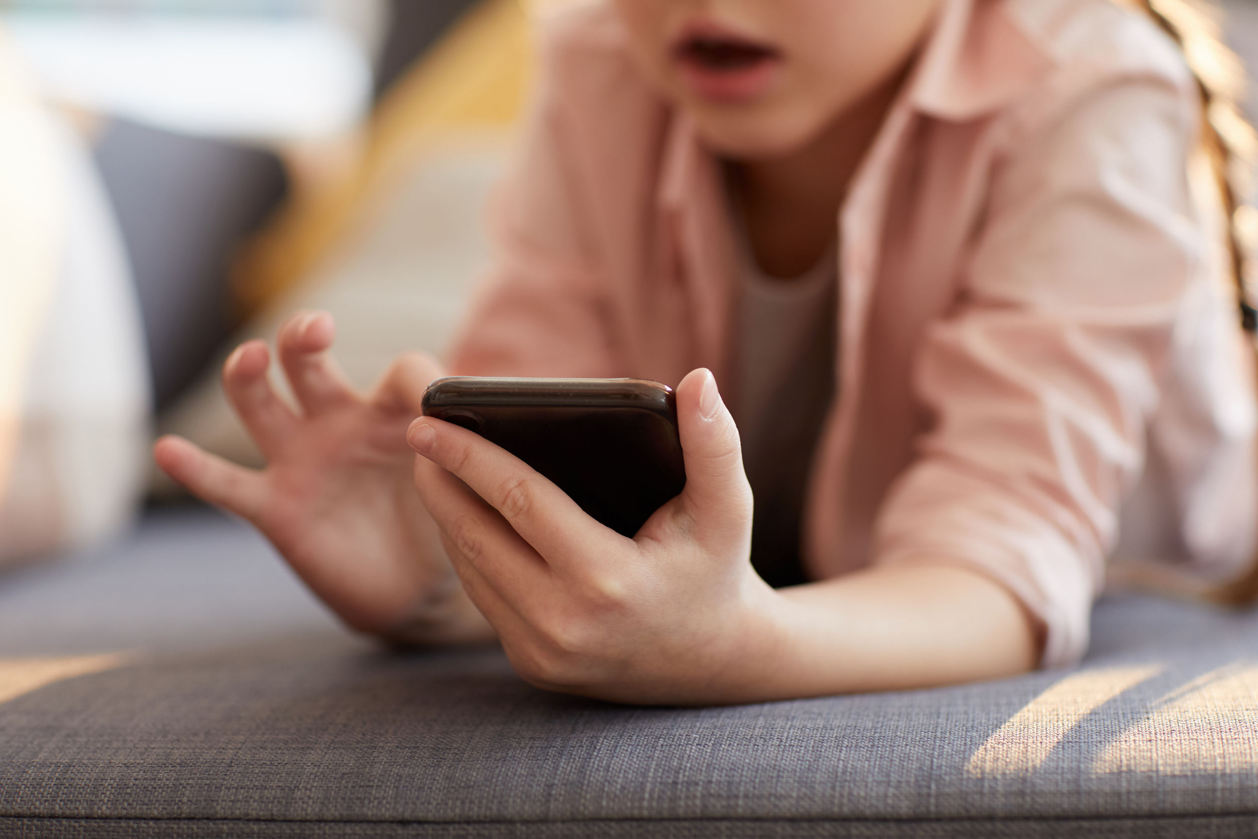 Lo smartphone limita le capacità intellettive e di apprendimento nei bambini
