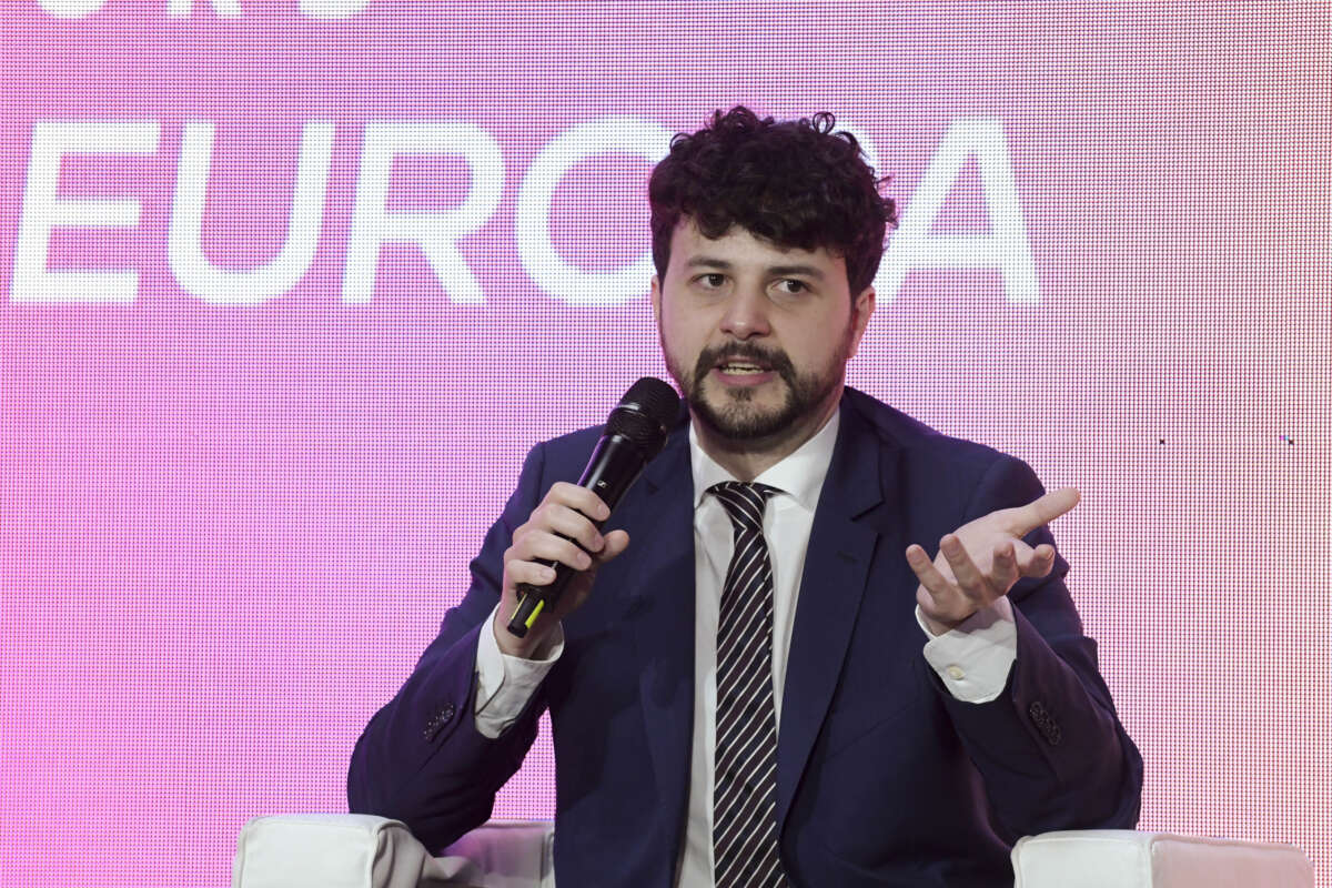 Manovra, Benifei (Pd): "Spettacolo vergognoso, anche la maggioranza l'attacca"