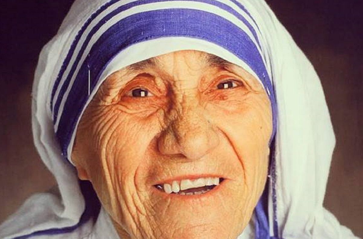 Così Francesco proclamò Madre Teresa di Calcutta santa: "Sfidò i potenti"