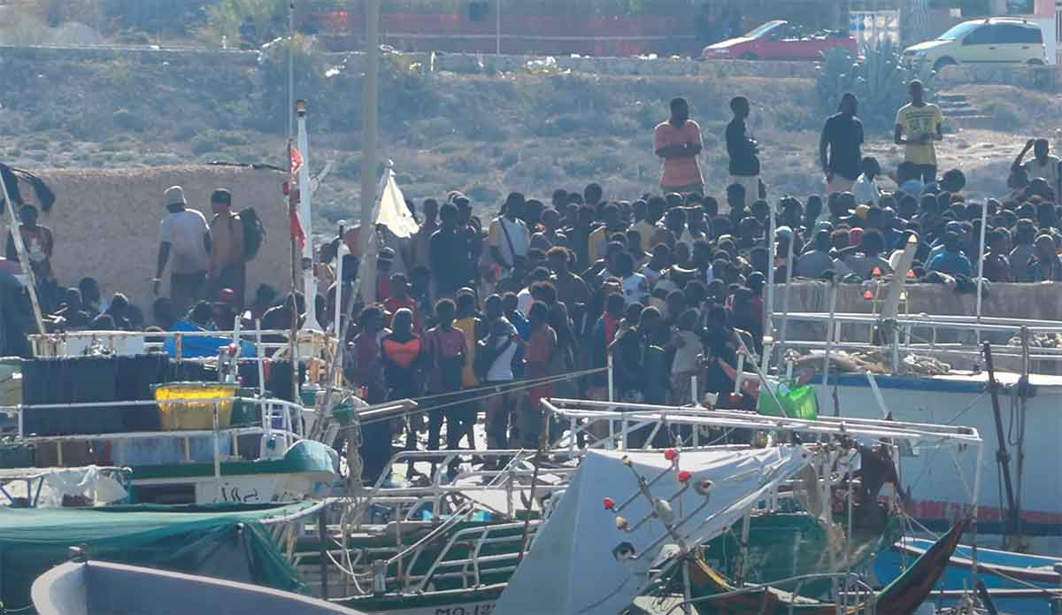 Lampedusa, la Croce Rossa: "Situazione complessa, nell'hotspot 4200 ospiti"