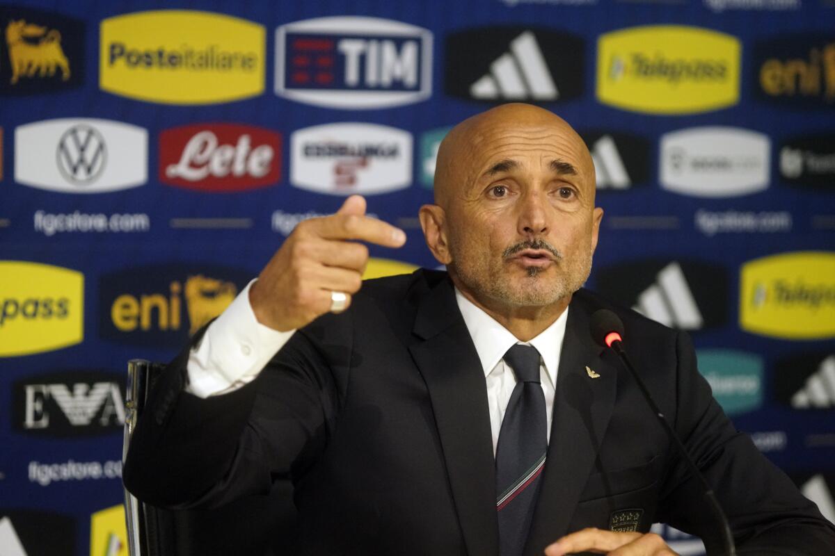 Spalletti illustra la 'sua' nazionale: "Dovremo saper leggere i momenti della partita"