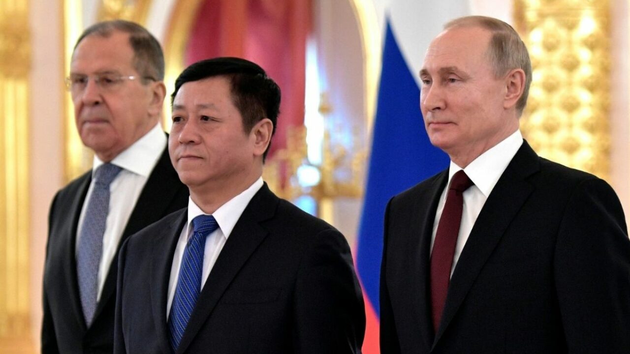 La Cina auspica il cessate il fuoco in Ucraina: ma sarebbe un aiuto militare a Putin