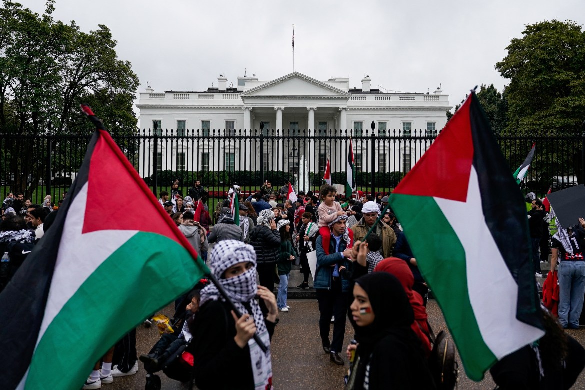 La denuncia: negli Usa un nuovo maccartismo contro chi critica le bombe di Israele su Gaza