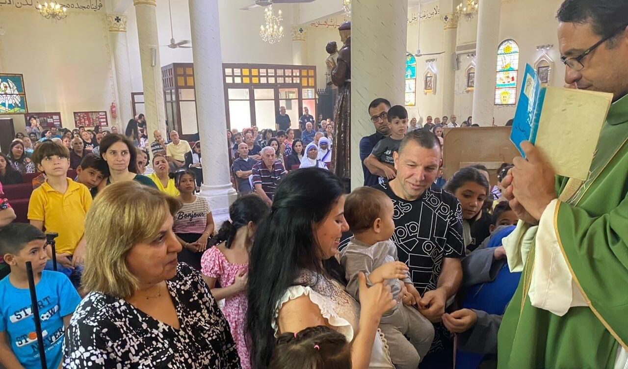 Papa Francesco chiama la parrocchia di Gaza