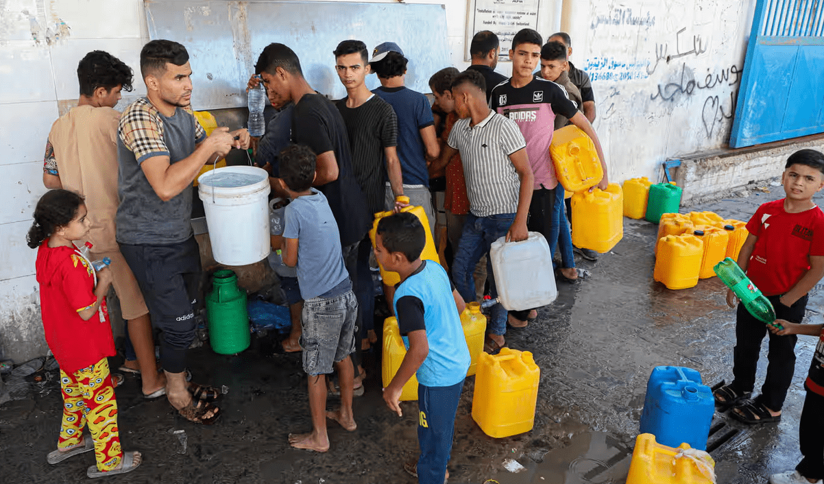 Per la prima volta da inizio guerra a Gaza nord è arrivata acqua pulita per gli sfollati