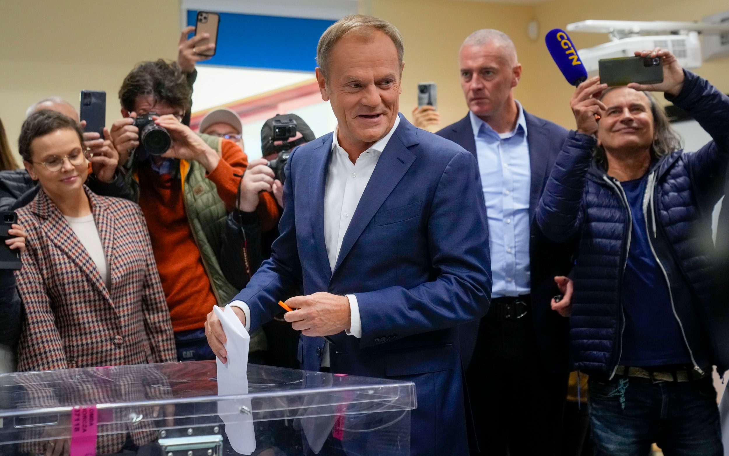 Per otto anni erano state al servizio della destra: Tusk azzera agenzia, radio e tv pubbliche