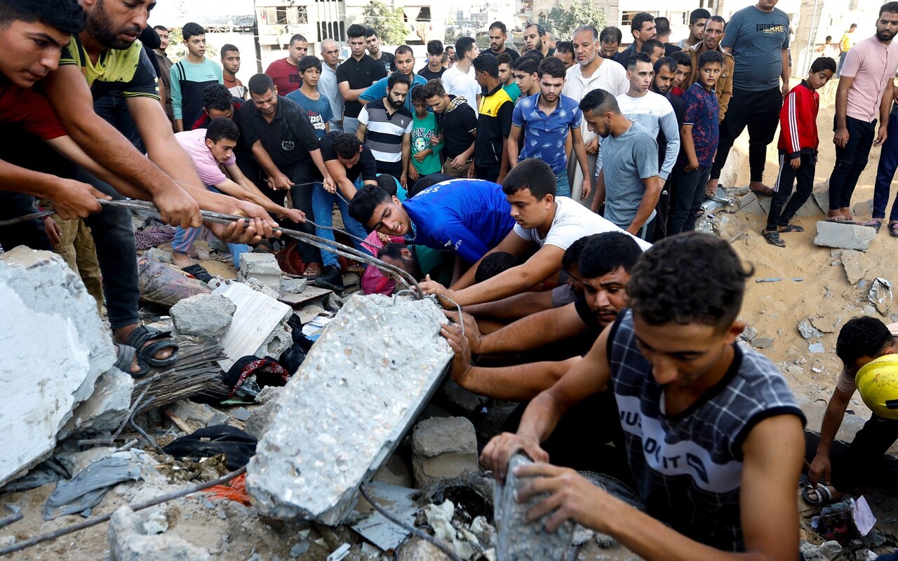 Israele espande le operazioni militari a Gaza e bombarda nuovi quartieri