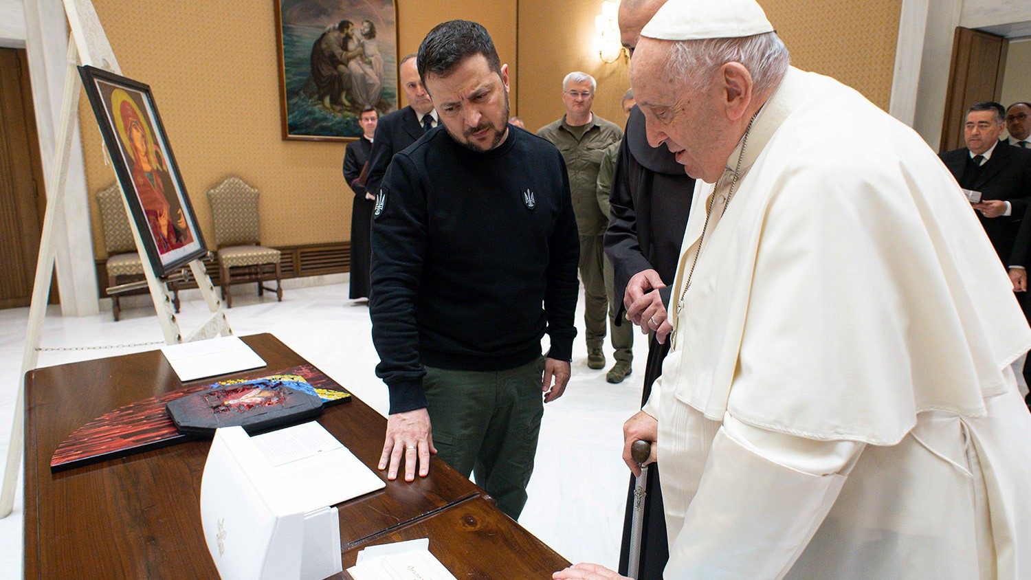 Papa Francesco, Zelensky accantona le polemiche: "Sarei lieto se venisse in Ucraina"