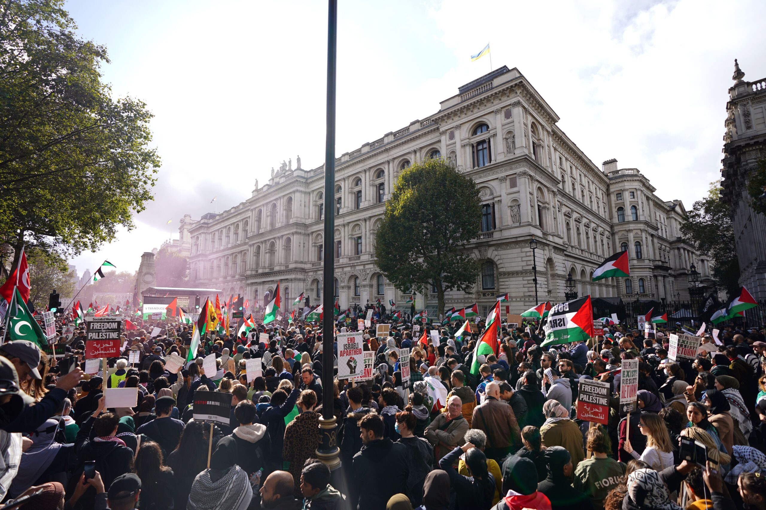 Manifestazione pro-Palestina a Londra: oltre 100 mila in piazza