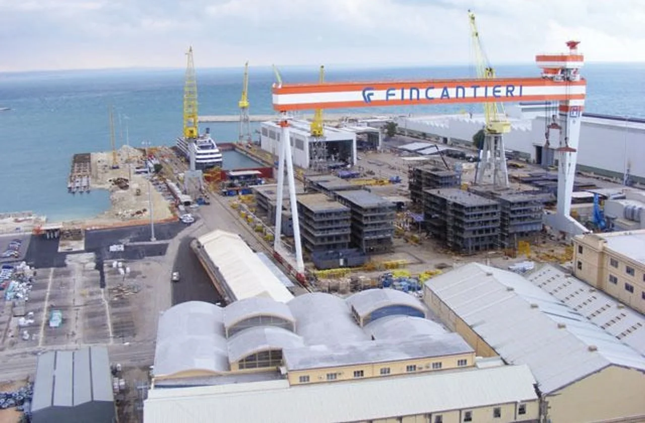 Ancona, operaio Fincantieri si impicca dentro una nave in costruzione: rianimato, le sue condizioni sono gravi