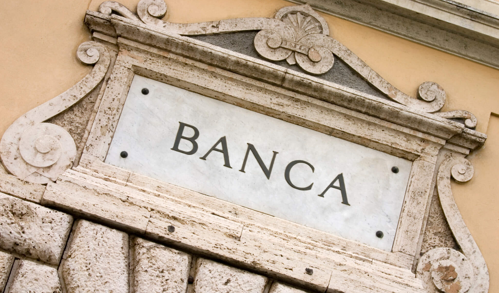 La propaganda Fdi danneggia le banche, il ministro Giorgetti che aspetta a intervenire?