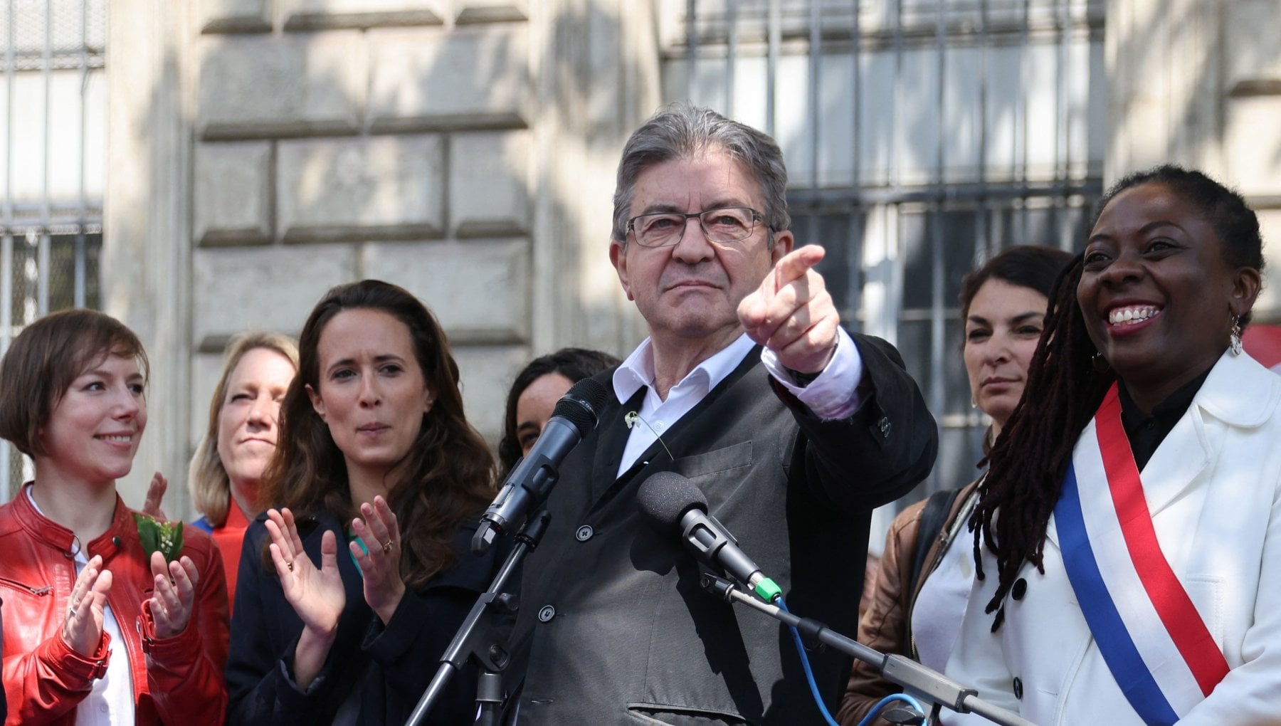 Melenchon attacca Macron: "Rifiuta di riconoscere il risultato delle elezioni"