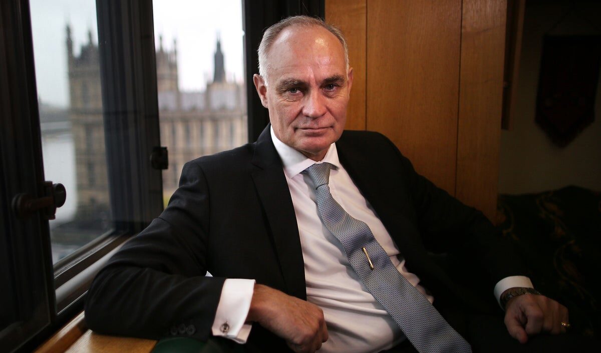 Un conservatore pronto a denunciare Sunak per complicit&agrave; nei crimini di guerra israeliani a Gaza