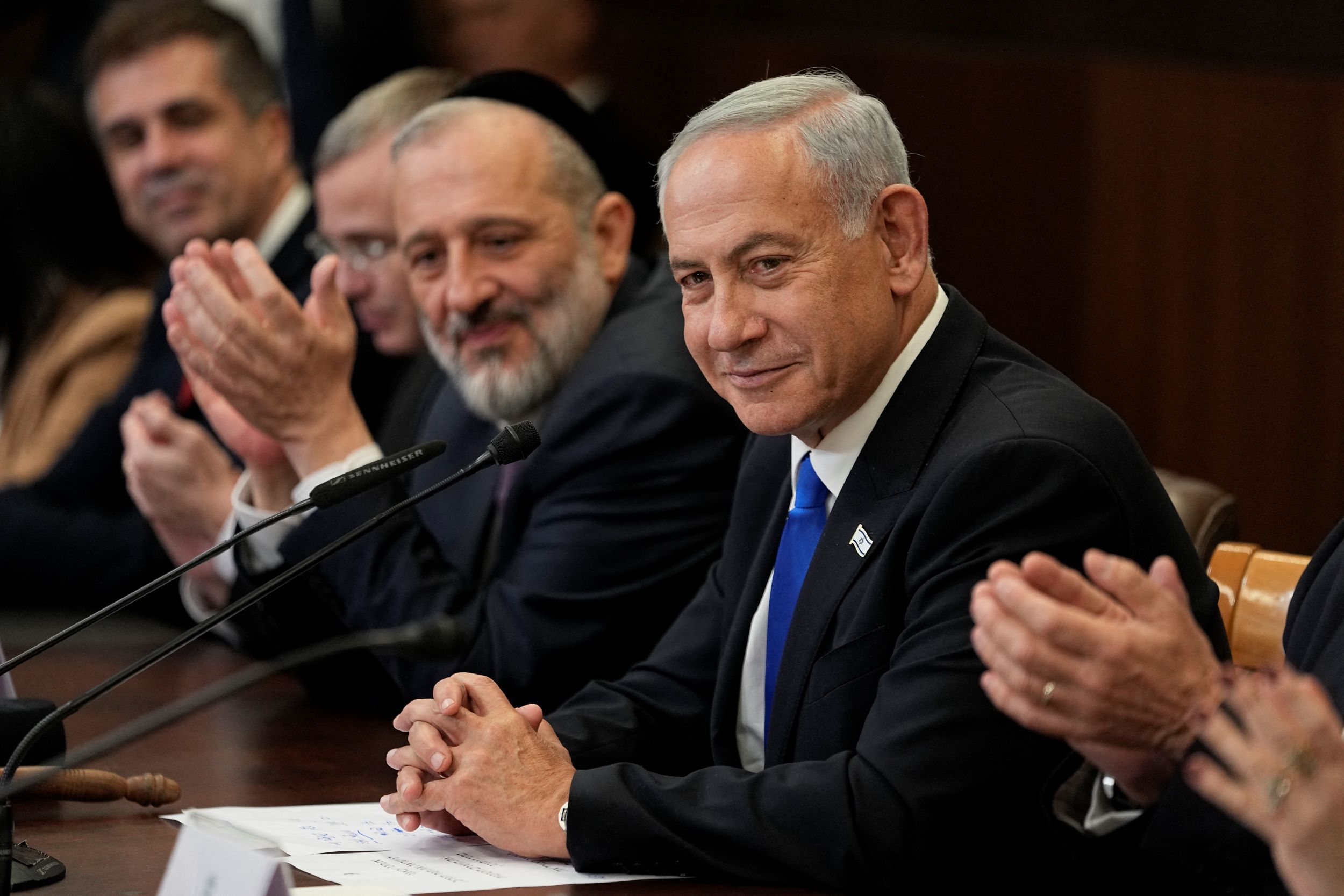 Guerra di Gaza, Netanyahu: "Il mio governo continuerà a fornire armi ai civili"