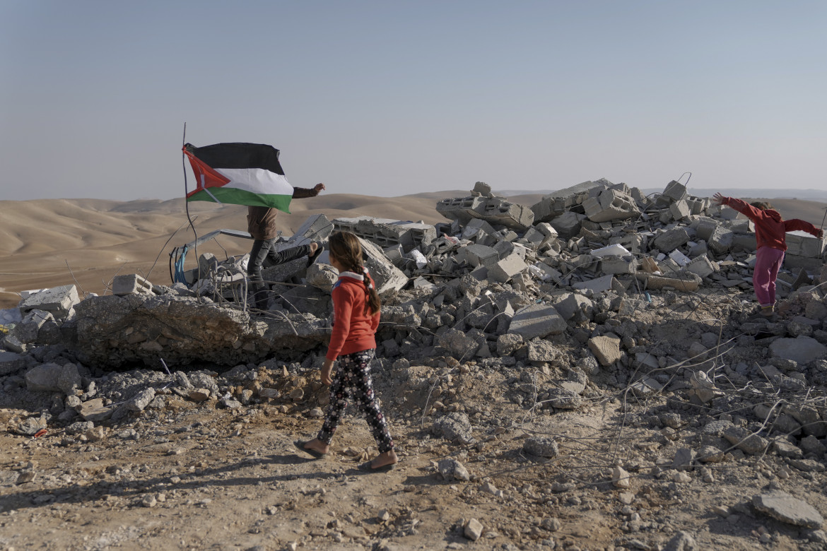Violenze di coloni e esercito israeliano sui palestinesi in Cisgiordania: nuove denunce