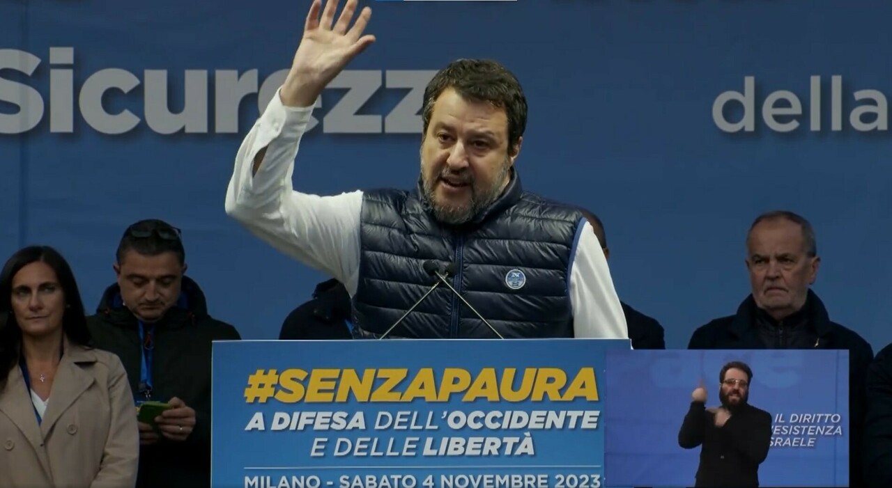 Salvini dice che il nemico non è l'Islam (mentre la destra nega luoghi di culto ai musulmani)